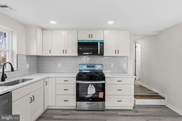 8 DELMAR ST, New Castle, DE 19720