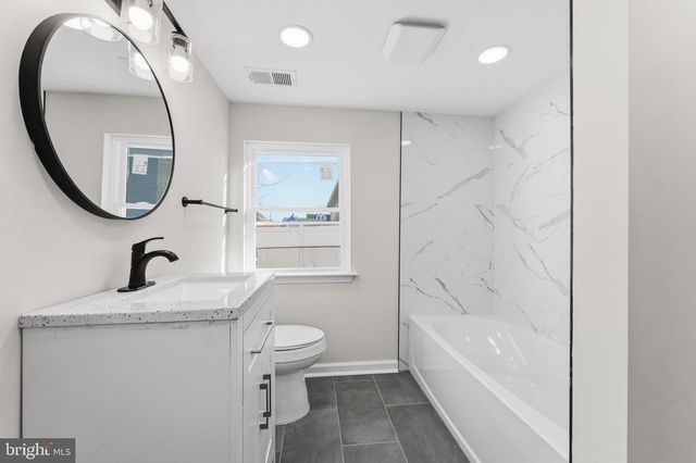 8 DELMAR ST, New Castle, DE 19720