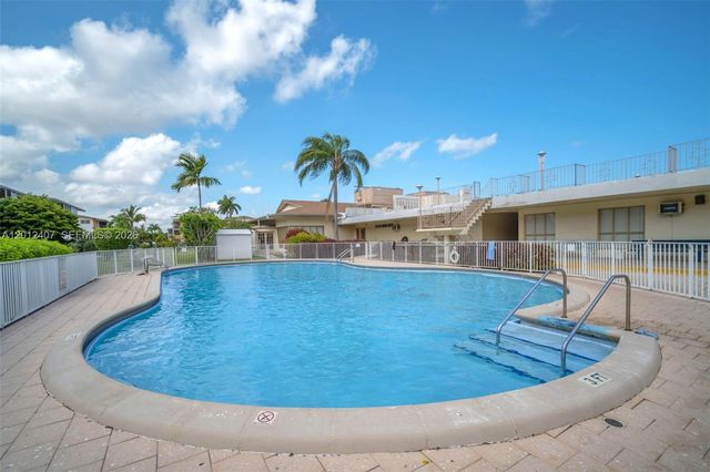 16901 NE 13th Ave 303, Miami, FL 33162