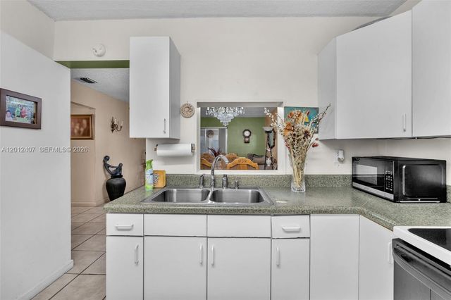 16901 NE 13th Ave 303, Miami, FL 33162