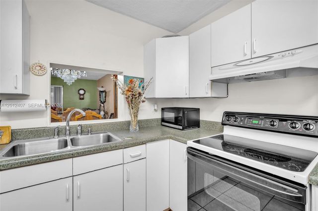 16901 NE 13th Ave 303, Miami, FL 33162