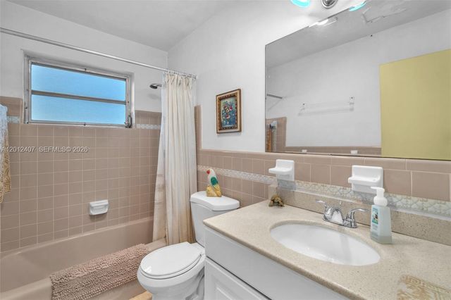 16901 NE 13th Ave 303, Miami, FL 33162