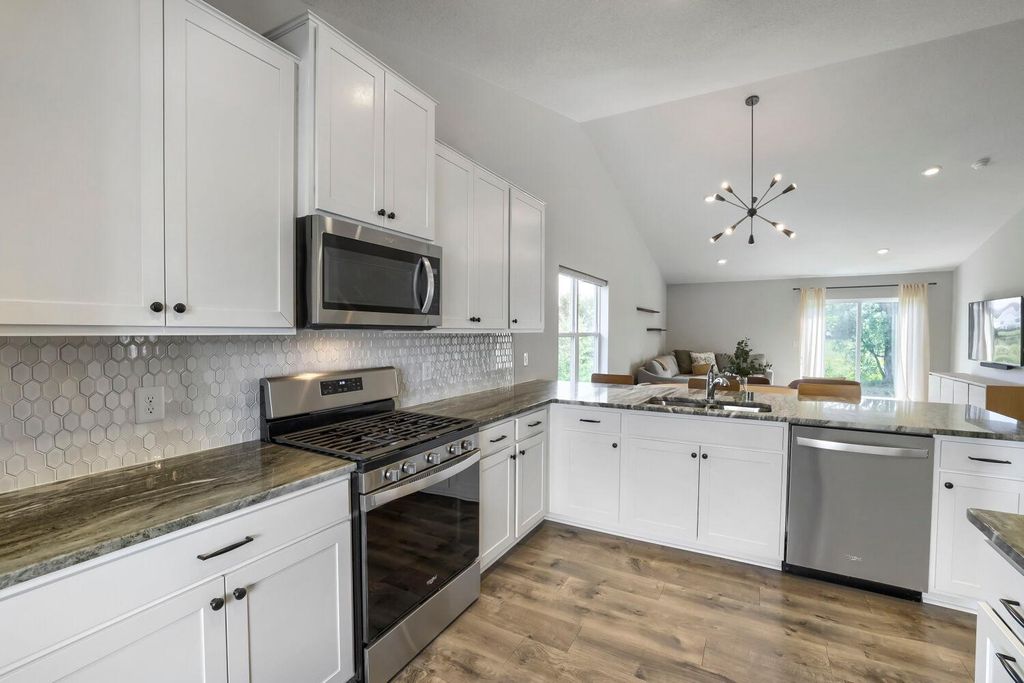 8154 182nd Street W, Lakeville, MN 55044 — photo 5
