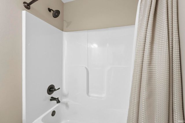 9198 River Hollow Cove, Fort Wayne, IN 46835