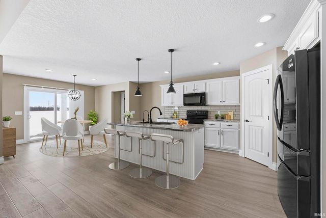 9198 River Hollow Cove, Fort Wayne, IN 46835