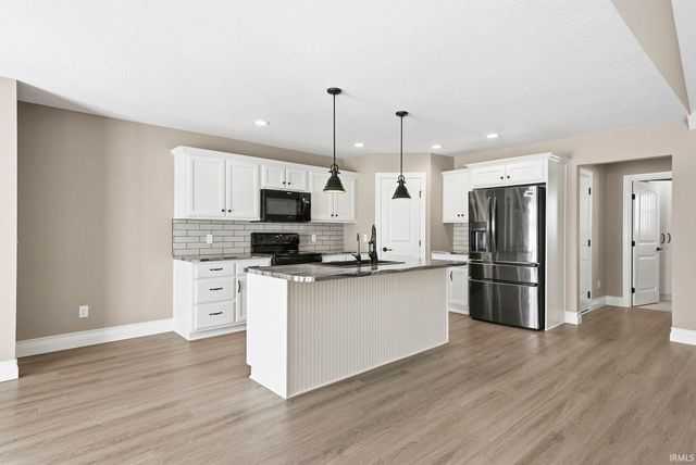 9198 River Hollow Cove, Fort Wayne, IN 46835