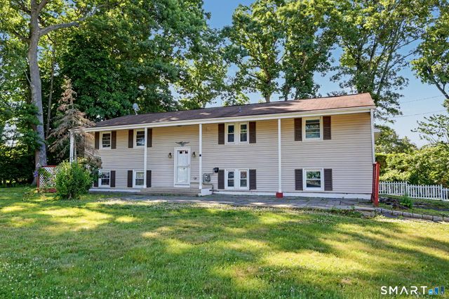 27 Karen Drive, Norwalk, CT 06851
