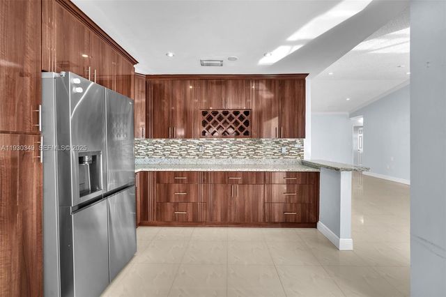 8300 NW 201st St, Hialeah, FL 33015