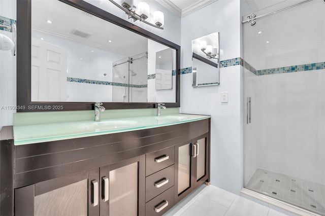 8300 NW 201st St, Hialeah, FL 33015