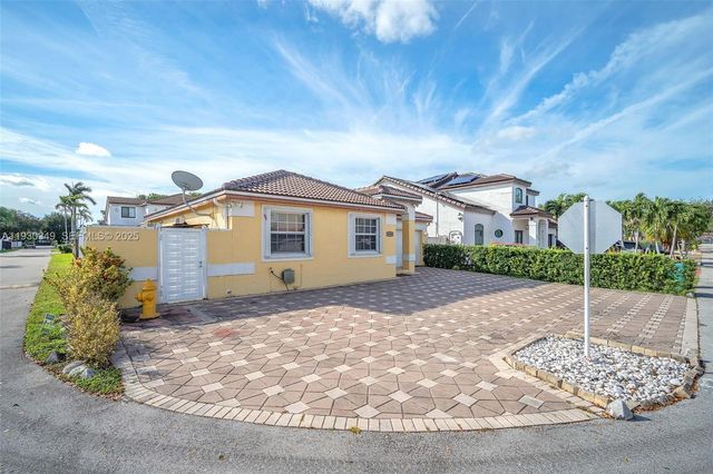 8300 NW 201st St, Hialeah, FL 33015