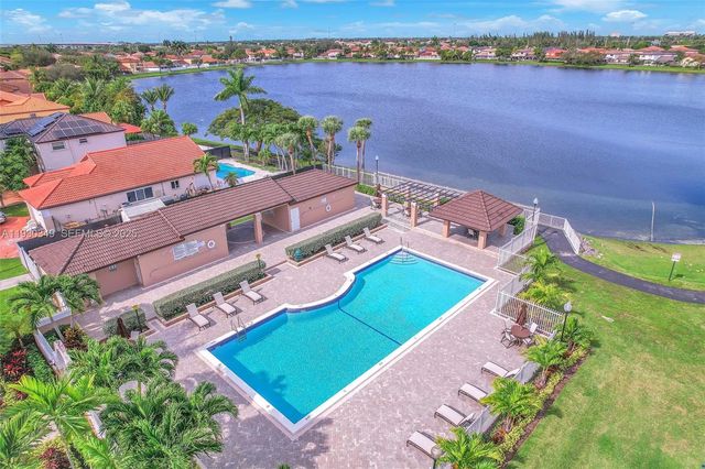 8300 NW 201st St, Hialeah, FL 33015