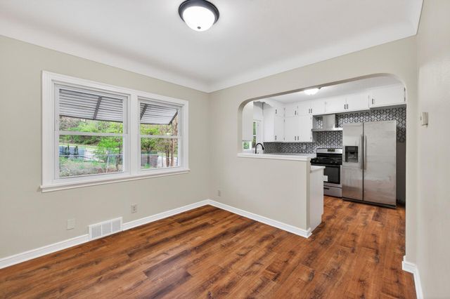 200 Belvidere Street E, Saint Paul, MN 55107