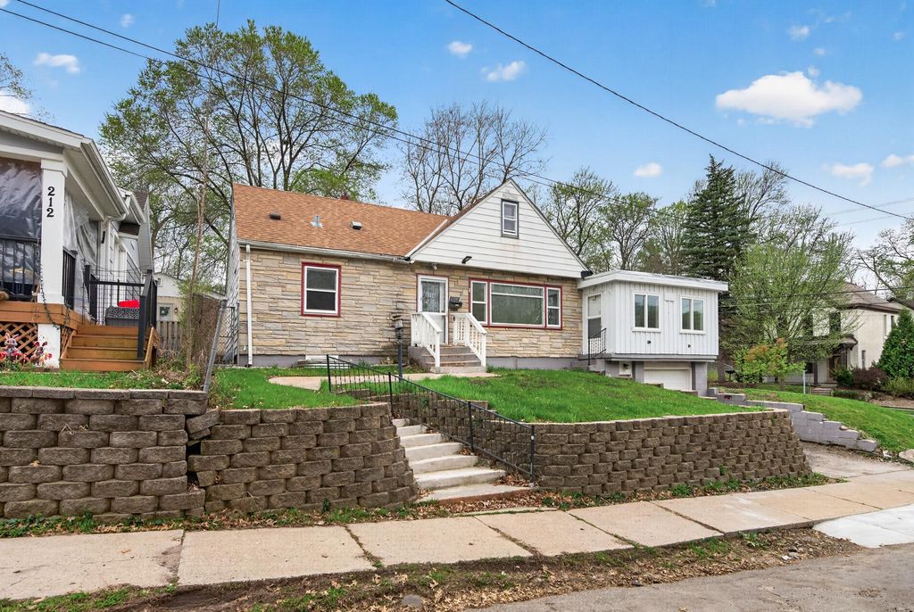 200 Belvidere Street E, Saint Paul, MN 55107