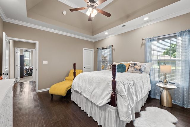 1302 Dan Brown Dr, Clarksville, TN 37042