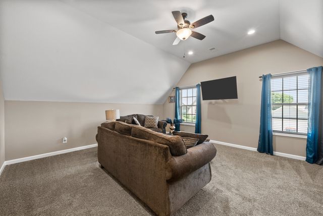 1302 Dan Brown Dr, Clarksville, TN 37042