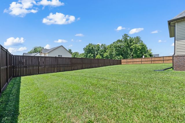 1302 Dan Brown Dr, Clarksville, TN 37042