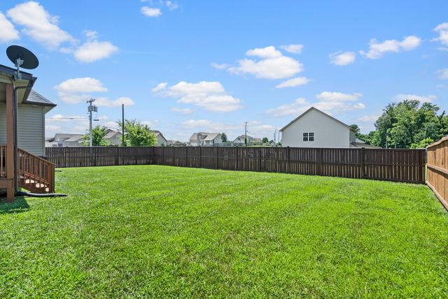 1302 Dan Brown Dr, Clarksville, TN 37042