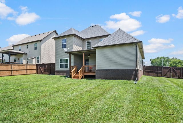 1302 Dan Brown Dr, Clarksville, TN 37042