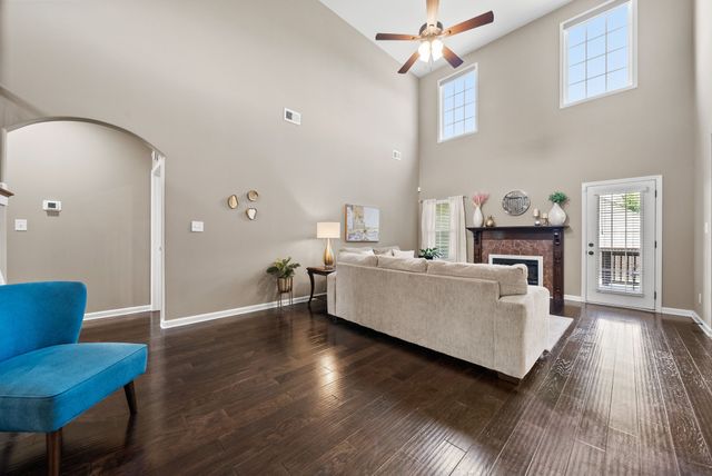 1302 Dan Brown Dr, Clarksville, TN 37042