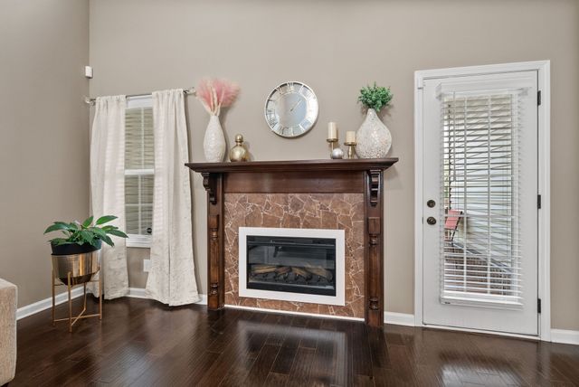 1302 Dan Brown Dr, Clarksville, TN 37042