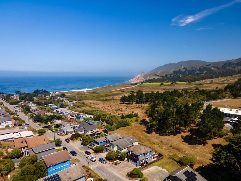 447 3rd Street, Montara, CA 94037