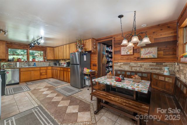 1145 Woolyshot Branch Road, Hot Springs, NC 28743