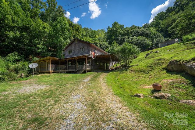 1145 Woolyshot Branch Road, Hot Springs, NC 28743
