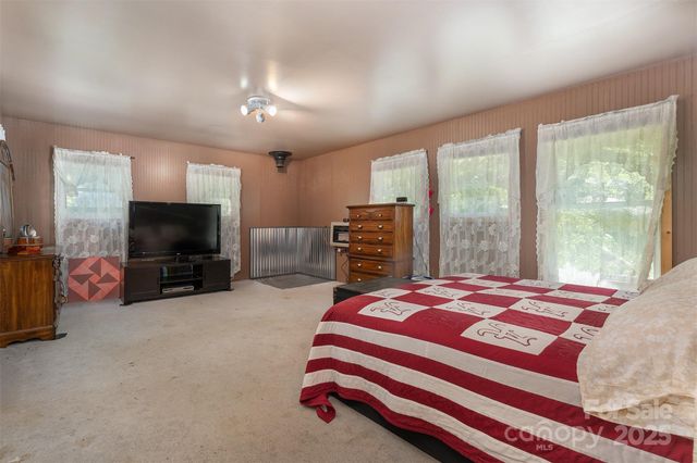 1145 Woolyshot Branch Road, Hot Springs, NC 28743