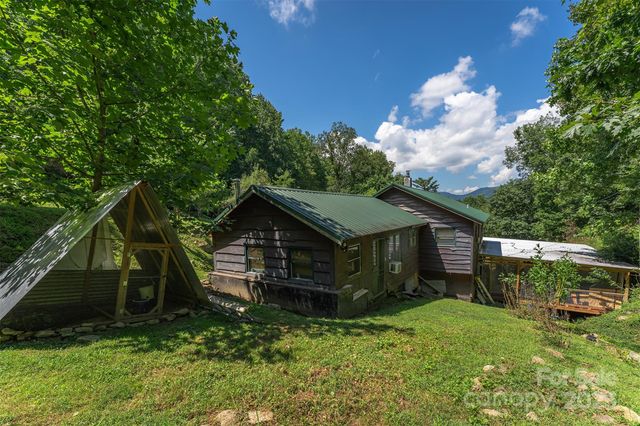 1145 Woolyshot Branch Road, Hot Springs, NC 28743
