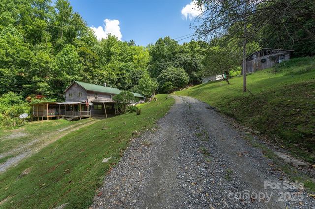 1145 Woolyshot Branch Road, Hot Springs, NC 28743