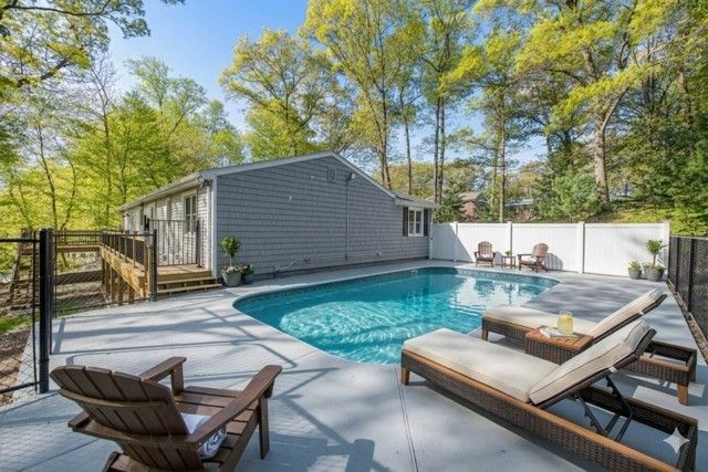 39 Mann School Road, Smithfield, RI 02917