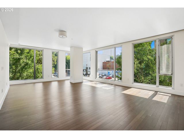 937 Nw GLISAN St 237, Portland, OR 97209