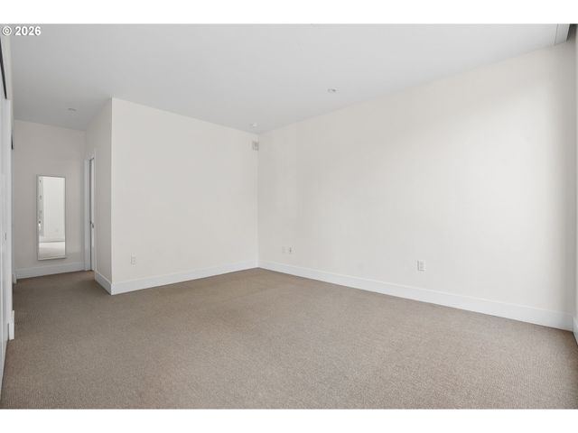 937 Nw GLISAN St 237, Portland, OR 97209
