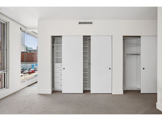 937 Nw GLISAN St 237, Portland, OR 97209