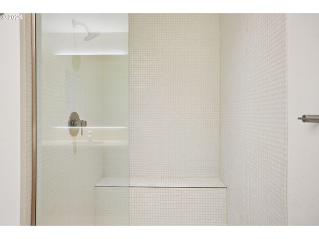 937 Nw GLISAN St 237, Portland, OR 97209