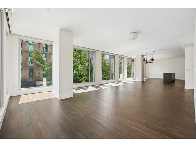 937 Nw GLISAN St 237, Portland, OR 97209