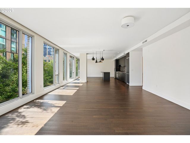 937 Nw GLISAN St 237, Portland, OR 97209