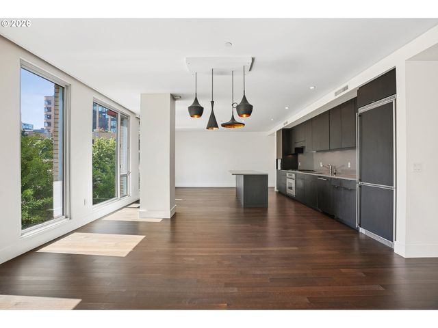 937 Nw GLISAN St 237, Portland, OR 97209