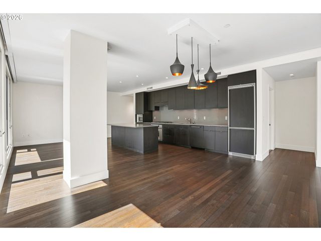 937 Nw GLISAN St 237, Portland, OR 97209