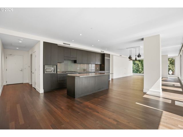 937 Nw GLISAN St 237, Portland, OR 97209