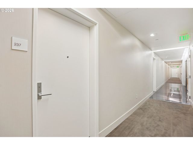 937 Nw GLISAN St 237, Portland, OR 97209