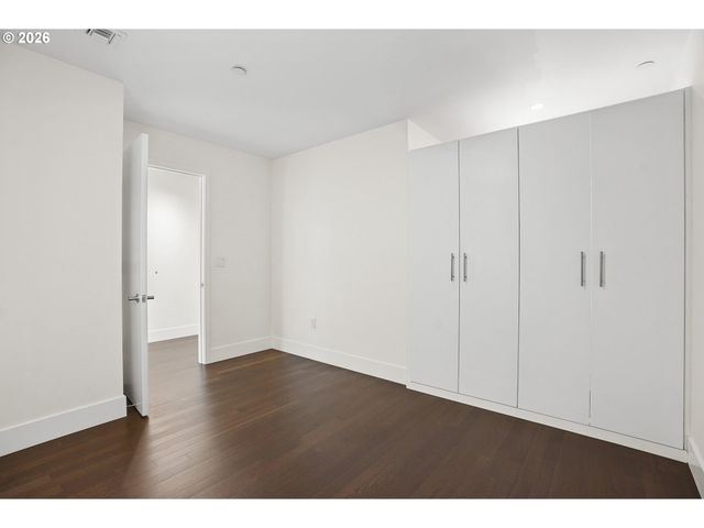 937 Nw GLISAN St 237, Portland, OR 97209
