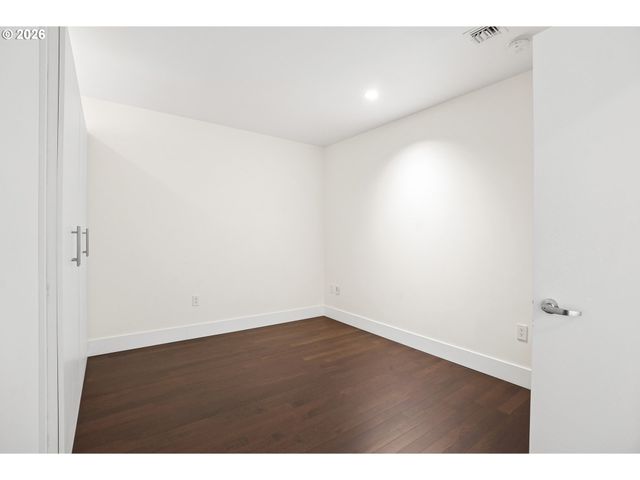 937 Nw GLISAN St 237, Portland, OR 97209