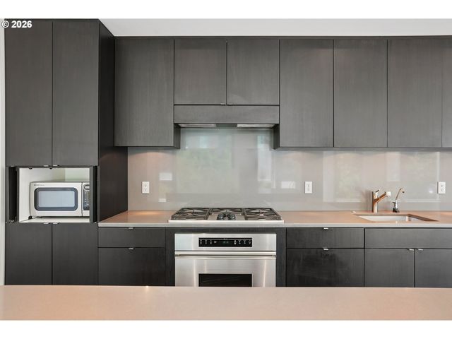 937 Nw GLISAN St 237, Portland, OR 97209