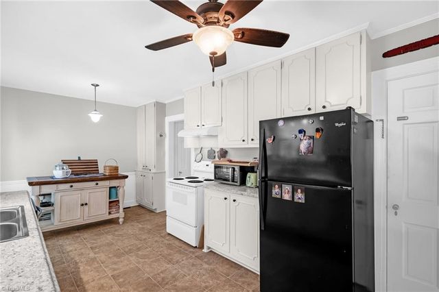 403 Fayetteville Street, Liberty, NC 27298