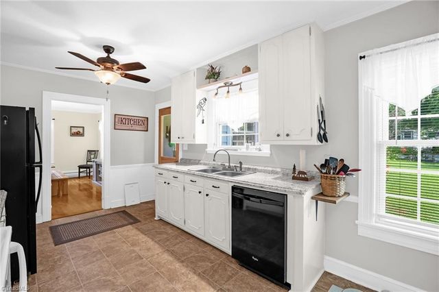 403 Fayetteville Street, Liberty, NC 27298