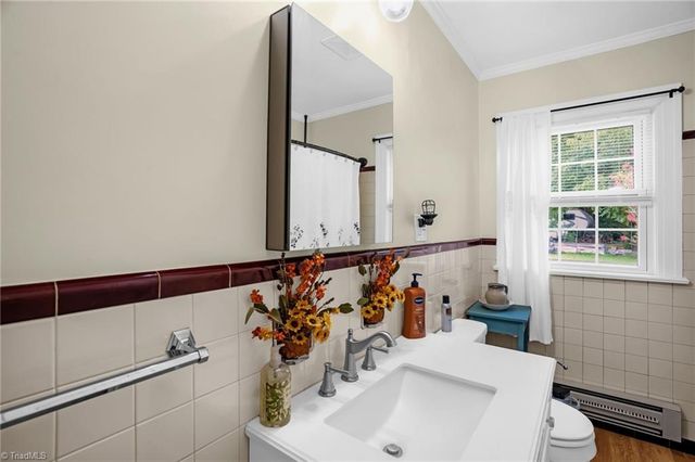 403 Fayetteville Street, Liberty, NC 27298