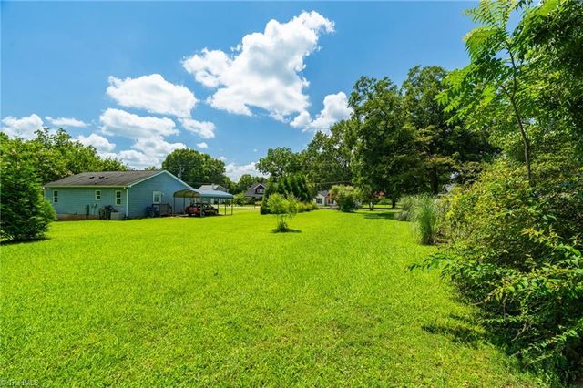 403 Fayetteville Street, Liberty, NC 27298