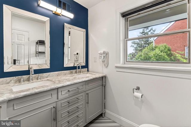 902 ORONOCO ST, Alexandria, VA 22314