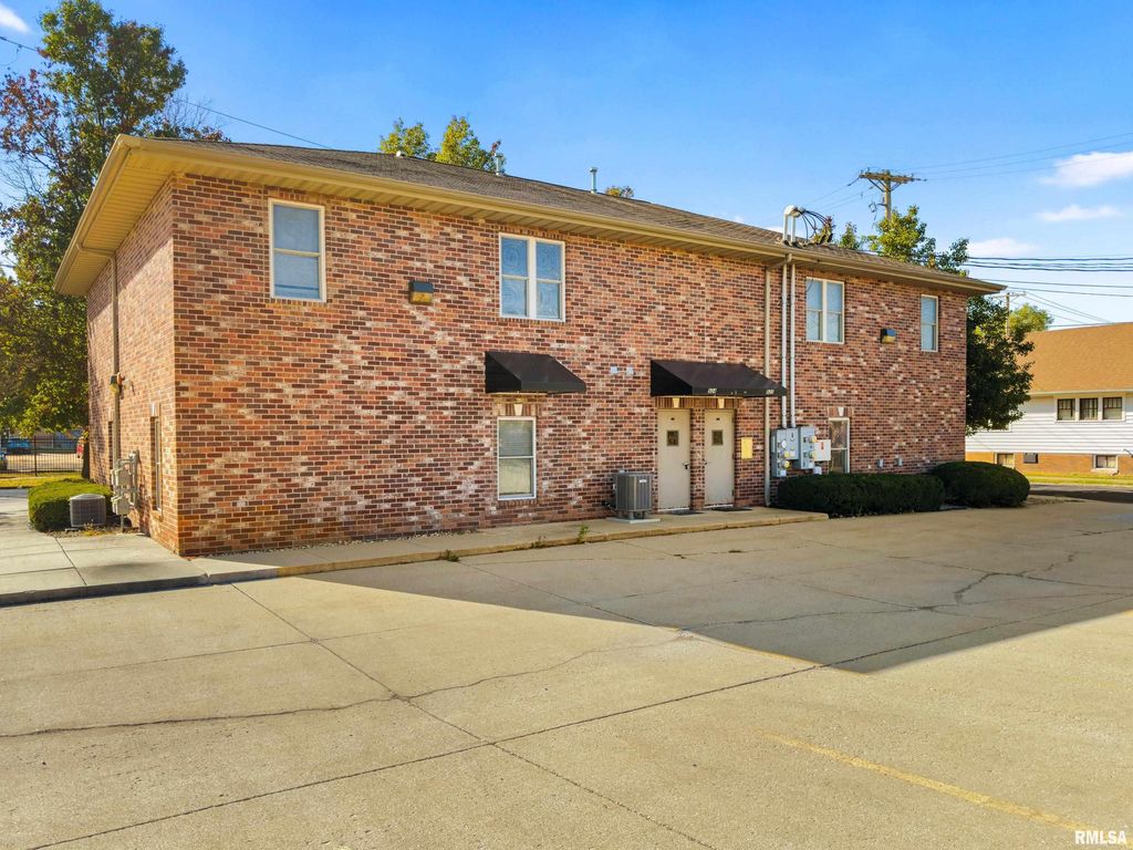 919 W WINDOM Street, Peoria, IL 61606